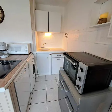 2 Pieces Avec Piscine, Parking Prive Et Proche Pour 4 Personnes - Fr-1-326-820